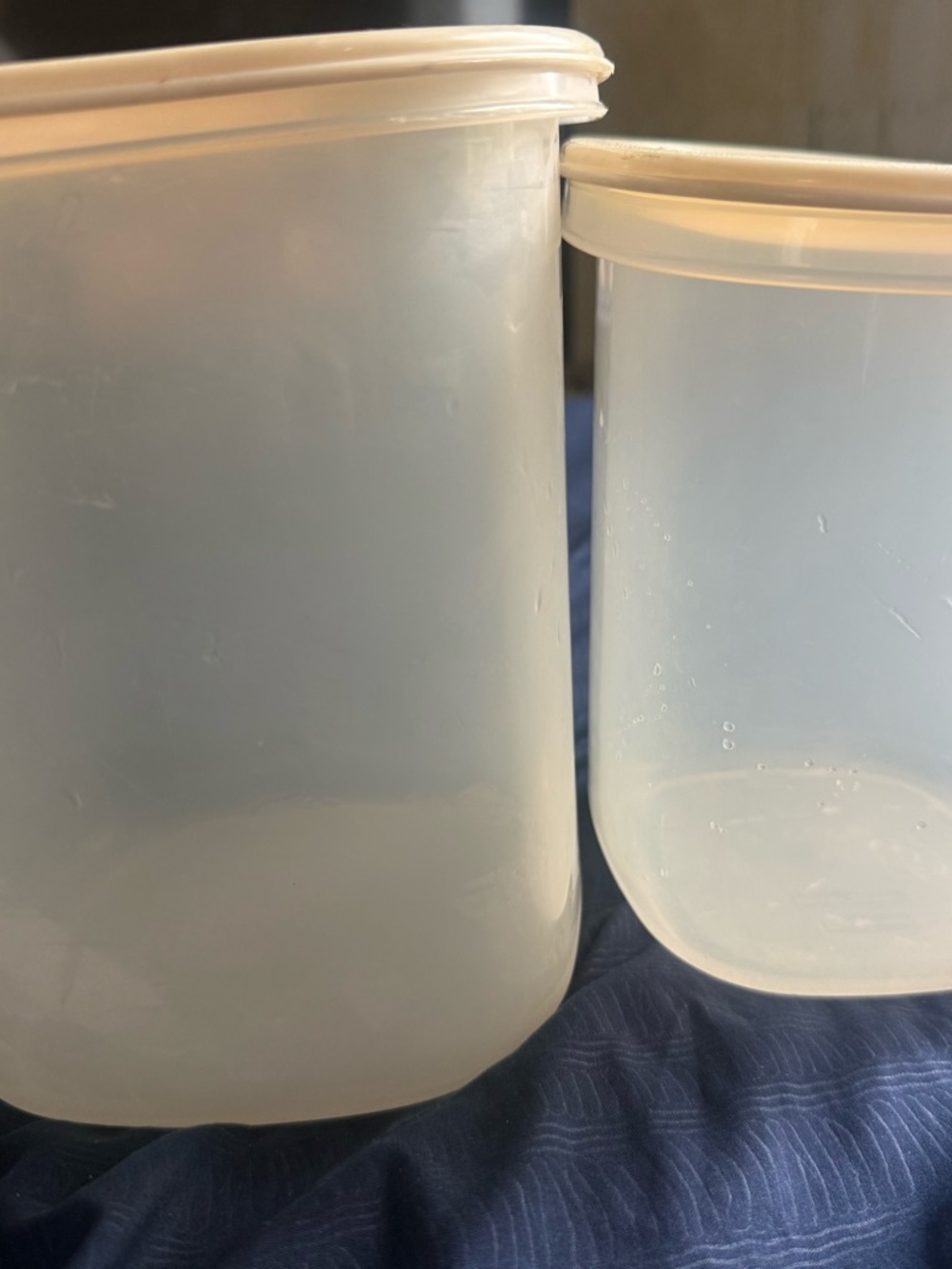 Lot Of 2 Vintage Rubbermaid Servin' Saver #7 #6 Storage Container Almond Lids